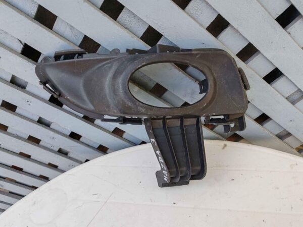 Tapa de neblinero derecho Mazda 3 2003 - 2006