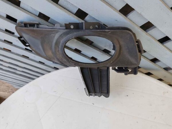 Tapa de neblinero derecho Mazda 3 2003 - 2006 - Imagen 2