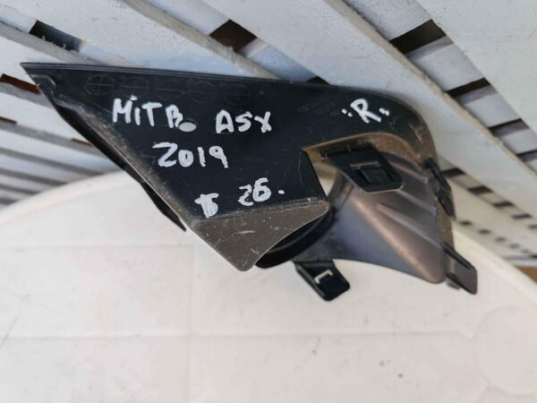 Tapa de neblinero derecho Mitsubishi ASX 2017 - 2019 - Imagen 3