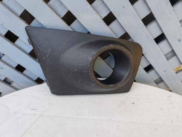 Tapa de neblinero derecho Mitsubishi L200 2010 - 2015