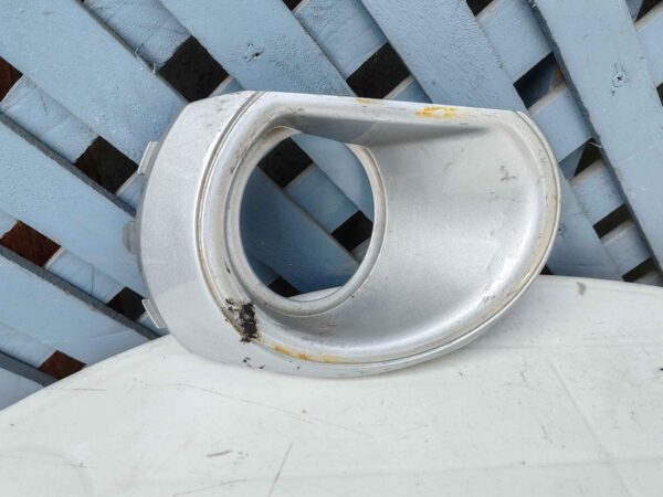 Tapa de neblinero derecho Subaru Outback 2010 - 2013