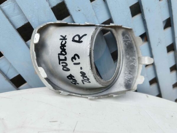 Tapa de neblinero derecho Subaru Outback 2010 - 2013 - Imagen 2