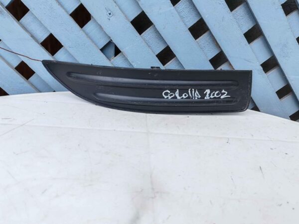 Tapa de neblinero derecho Toyota Corolla japones 2002 - 2003