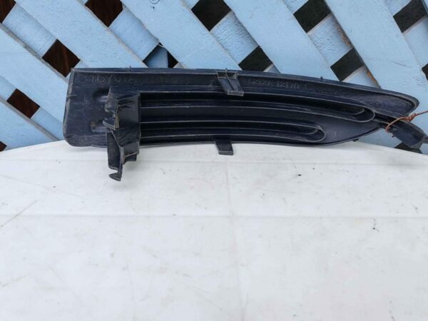 Tapa de neblinero derecho Toyota Corolla japones 2002 - 2003 - Imagen 2