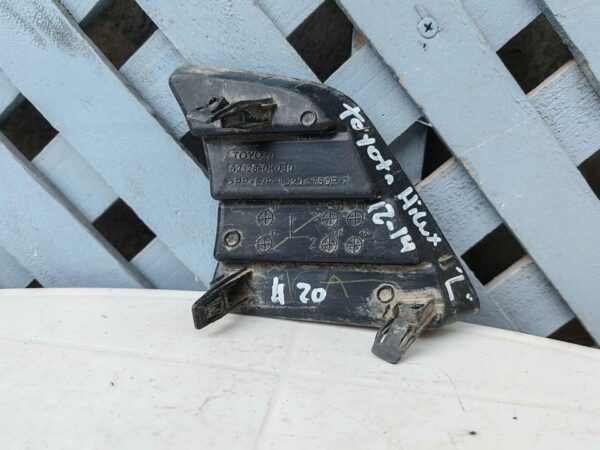 Tapa de neblinero derecho Toyota Hilux 2012 - 2014 - Imagen 2