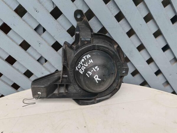 Tapa de neblinero derecho Toyota Rav4 2013 - 2015