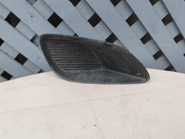 Tapa de neblinero derecho Toyota Yaris 2007 - 2012