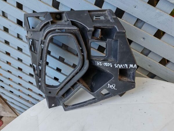 Tapa de neblinero derecho Volkswagen Nivus 2020 - 2024 - Imagen 3