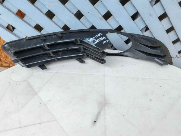 Tapa de neblinero derecho Volkswagen Passat 2007 - 2009 - Imagen 4