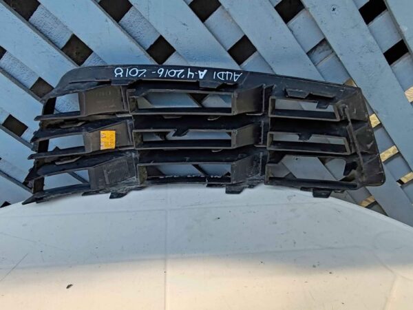 Tapa de neblinero izquierdo Audi A4 2017 - 2019 - Imagen 5