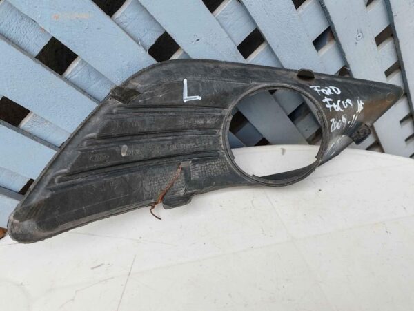 Tapa de neblinero izquierdo Ford Focus 2009 - 2011 - Imagen 3