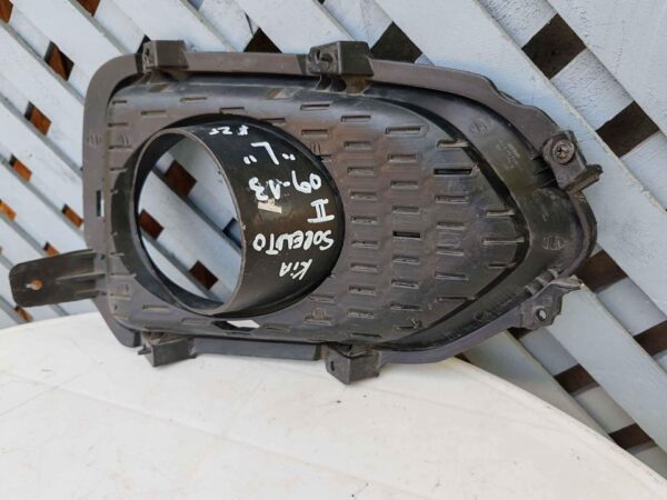 Tapa de neblinero izquierdo Kia Sorento 2009 - 2013 - Imagen 2