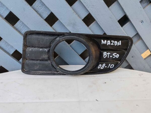 Tapa de neblinero izquierdo Mazda BT50 2008 - 2010