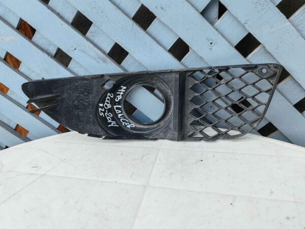 Tapa de neblinero izquierdo Mitsubishi Lancer 2008 - 2014 - Imagen 2