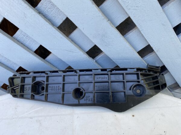 Mensula delantera derecha Toyota Land Cruiser 2010 - 2013