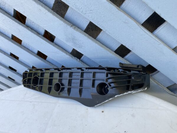 Mensula delantera derecha Toyota Land Cruiser 2010 - 2013 - Imagen 2