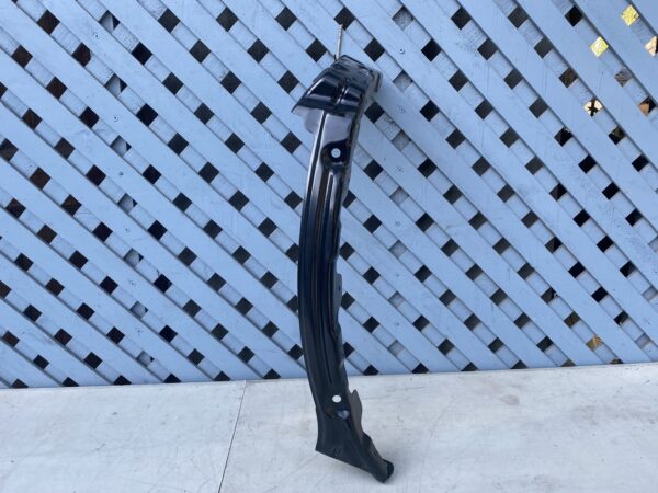 Mensula trasera derecha Mitsubishi Pajero 2000 - 2008