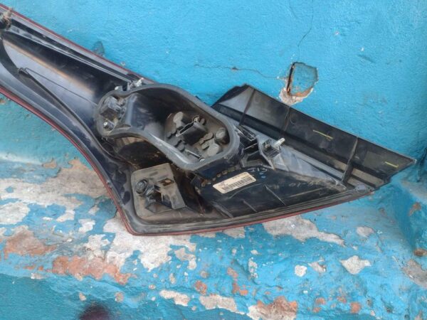 Foco trasero derecho Nissan Versa 2011 - 2018 - Imagen 8