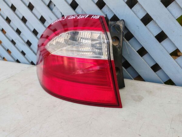 Foco trasero izquierdo Kia Rio 5 2012 - 2017 - Imagen 2