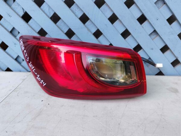 Foco trasero izquierdo Mazda cx3 2016 - 2024