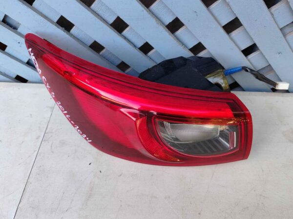 Foco trasero izquierdo Mazda cx3 2016 - 2024 - Imagen 4