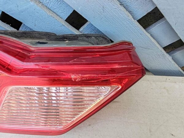 Foco trasero izquierdo de maleta Honda City 2014 - 2020 - Imagen 4