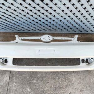 Parachoque delantero Toyota Yaris 2003 - 2005