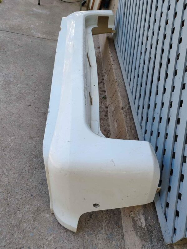Parachoque trasero Chevrolet N300 2011 - 2018 - Imagen 4