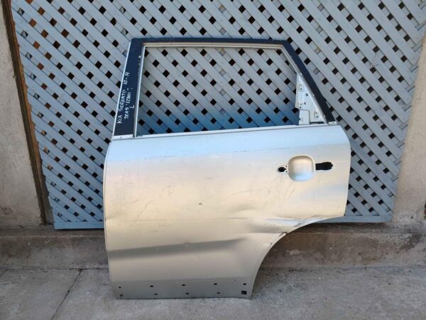 Puerta trasera izquierda Kia Sorento 2010 - 2014