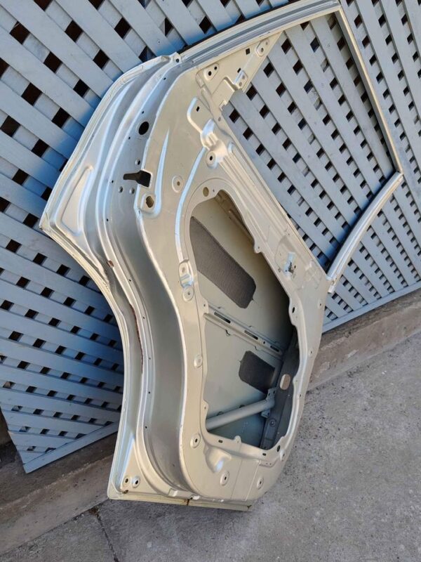 Puerta trasera izquierda Kia Sorento 2010 - 2014 - Imagen 8