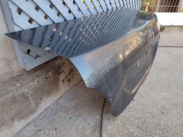 Tapa maleta Toyota New Yaris 2006 - 2013 - Imagen 2