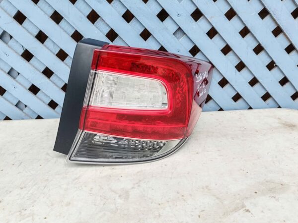 Foco trasero derecho Subaru Impreza Sedan 2017 - 2022