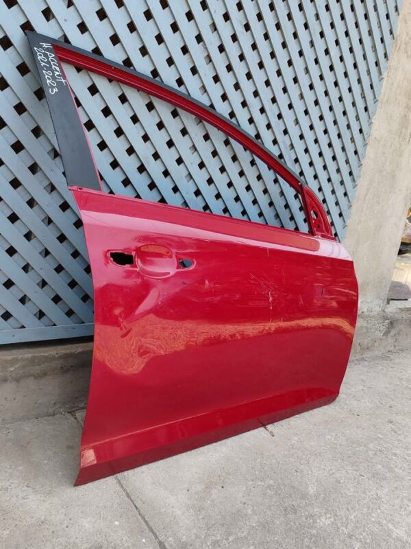 Puerta delantera derecha Hyundai Accent 2021 - 2023 - Imagen 3