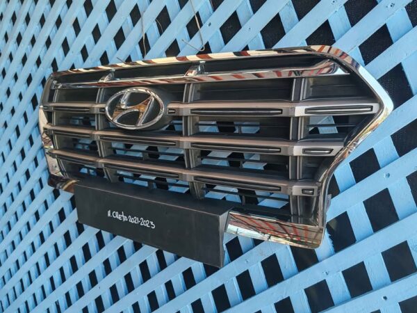 Máscara Hyundai Creta cromada 2021 - 2023 - Imagen 3