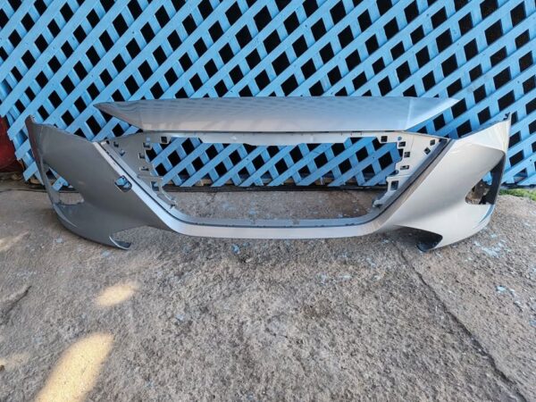 Parachoque delantero Hyundai Accent 2021 - 2023,
