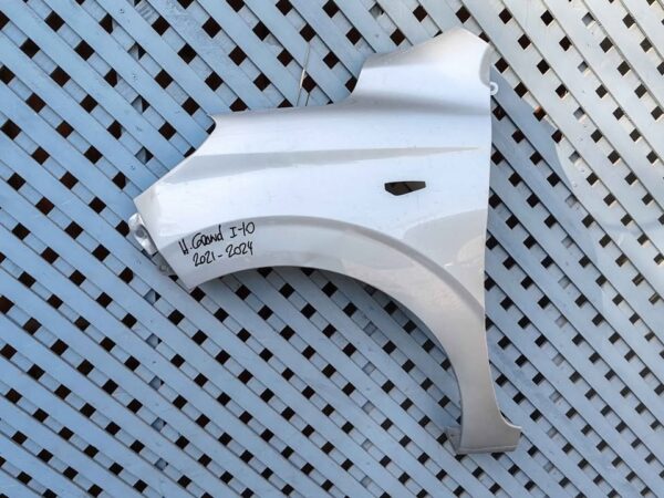 Tapabarro izquierdo Hyundai Grand i10 2021 - 2024