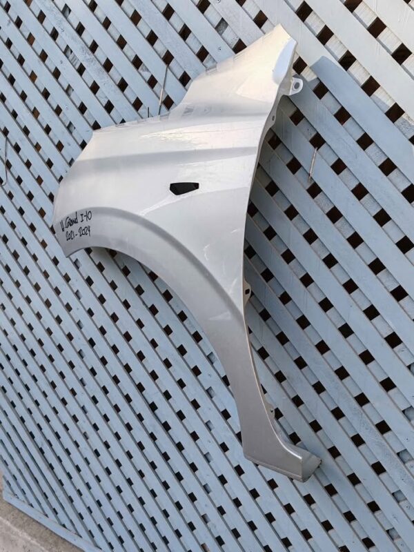 Tapabarro izquierdo Hyundai Grand i10 2021 - 2024 - Imagen 5