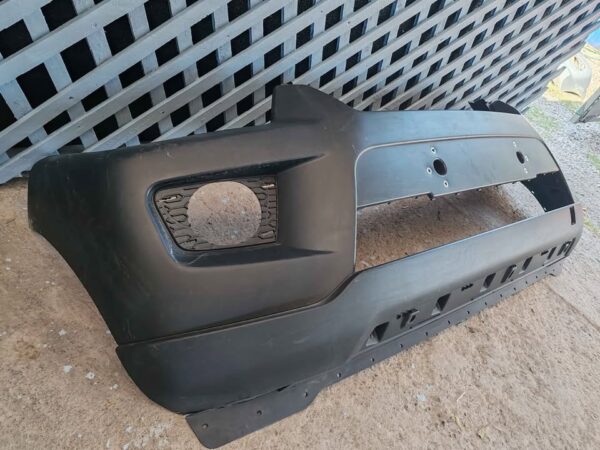 Parachoque delantero Mahindra Pickup 2019 - 2024 - Imagen 2