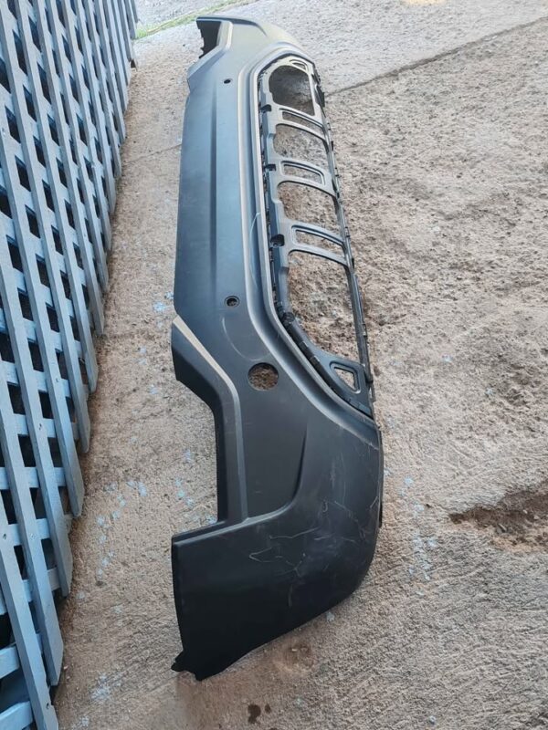 Parachoque trasero Mahindra XUV 300 2024 - 2025 - Imagen 3