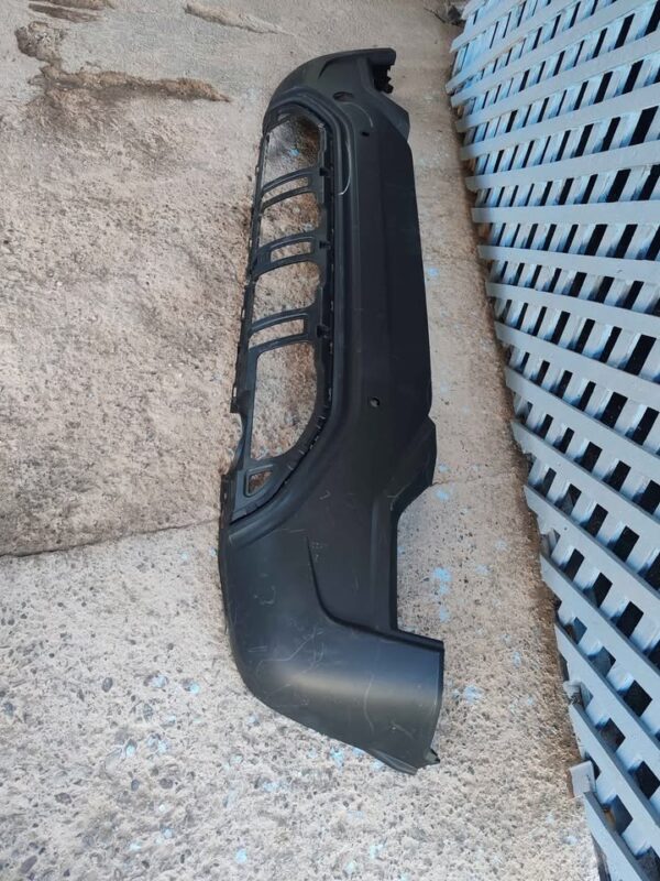 Parachoque trasero Mahindra XUV 300 2024 - 2025 - Imagen 4
