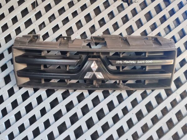 Máscara Mitsubishi Montero 2007 - 2010
