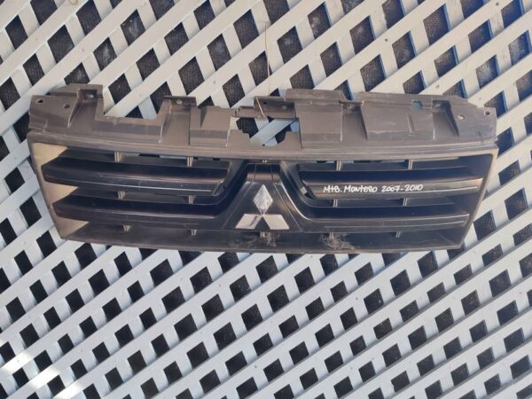Máscara Mitsubishi Montero 2007 - 2010 - Imagen 2
