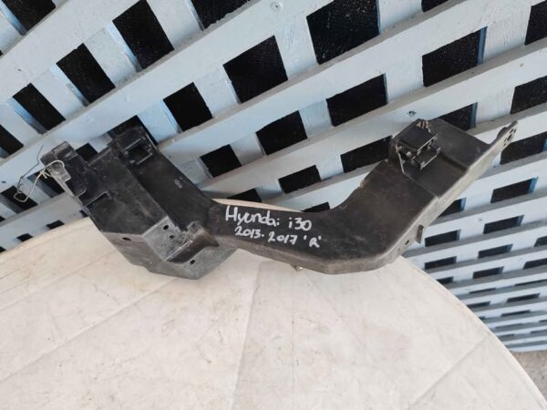 Soporte bajo óptico frontal derecho Hyundai i30 2013 - 2017 - Imagen 3