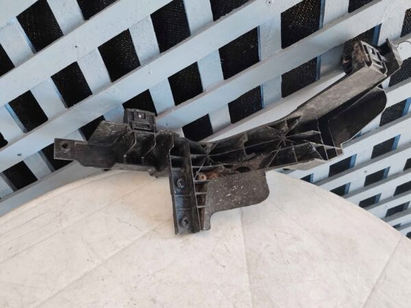 Soporte bajo óptico frontal derecho Hyundai i30 2013 - 2017 - Imagen 4