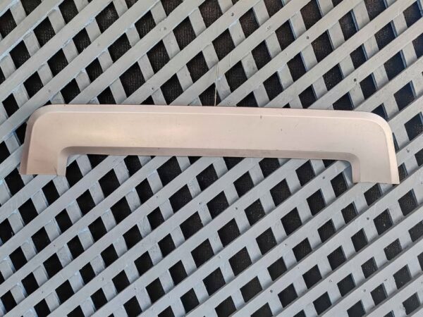 Moldura inferior de parachoque delantero Mahindra XUV 500 2016 - 2020