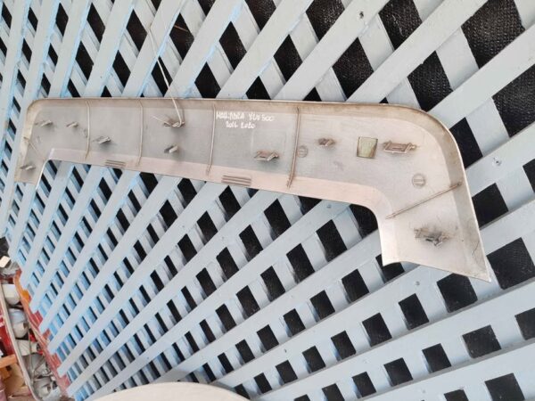 Moldura inferior de parachoque delantero Mahindra XUV 500 2016 - 2020 - Imagen 5