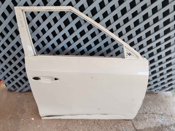Puerta delantera derecha Mahindra XUV 300 2023 - 2025 - Imagen 2