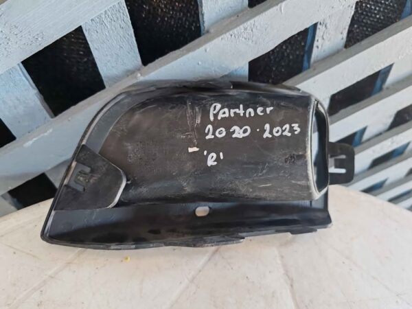Tapa de neblinero derecho Peugeot Partner 2019 - 2023 - Imagen 6