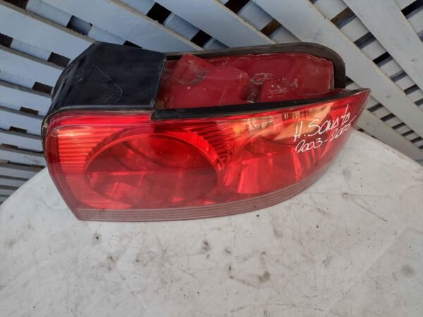 Foco trasero derecho Hyundai Sonata 2003 - 2005 - Imagen 4