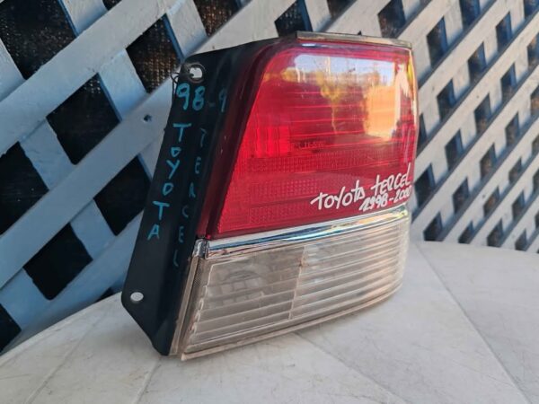 Foco trasero derecho Toyota Tercel 1998 - 2000 - Imagen 3